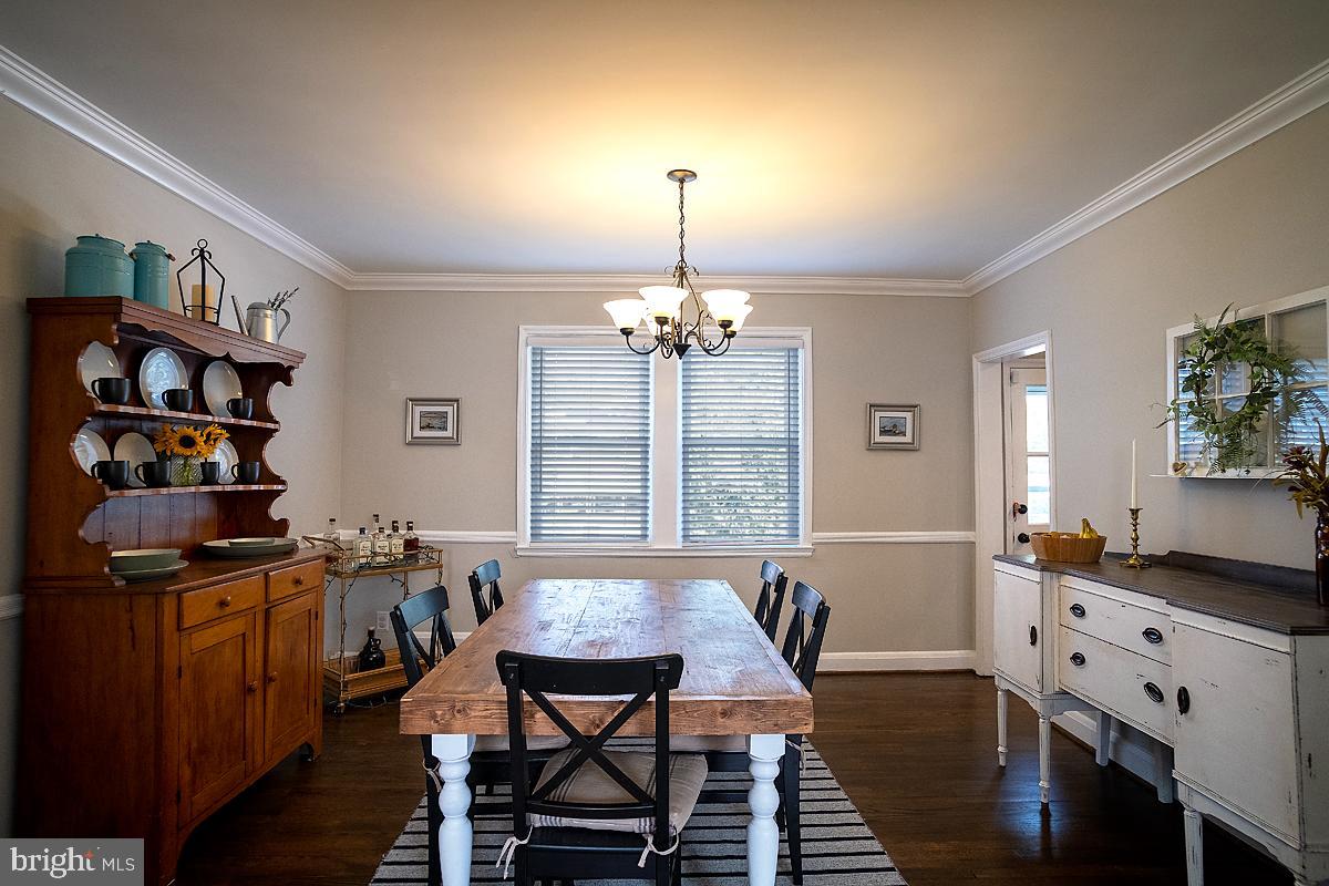 35 Briarwood Road Baltimore, MD 21228 - Photo 2 of 19 Gallery Image 2