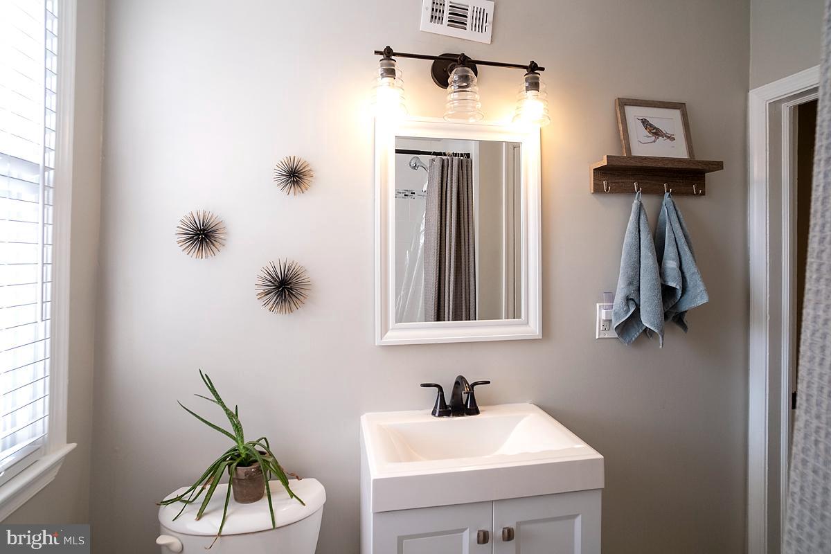 35 Briarwood Road Baltimore, MD 21228 - Photo 13 of 19 Gallery Image 13