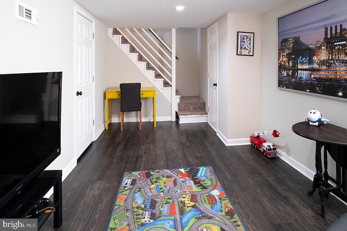 35 Briarwood Road Baltimore, MD 21228 - Photo 15 of 19 Gallery Image 15