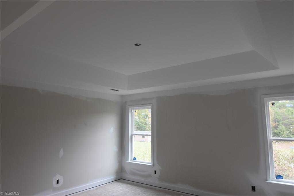 1679 Lake Road Thomasville, NC 27360 - Photo 3 of 7 Gallery Image 3