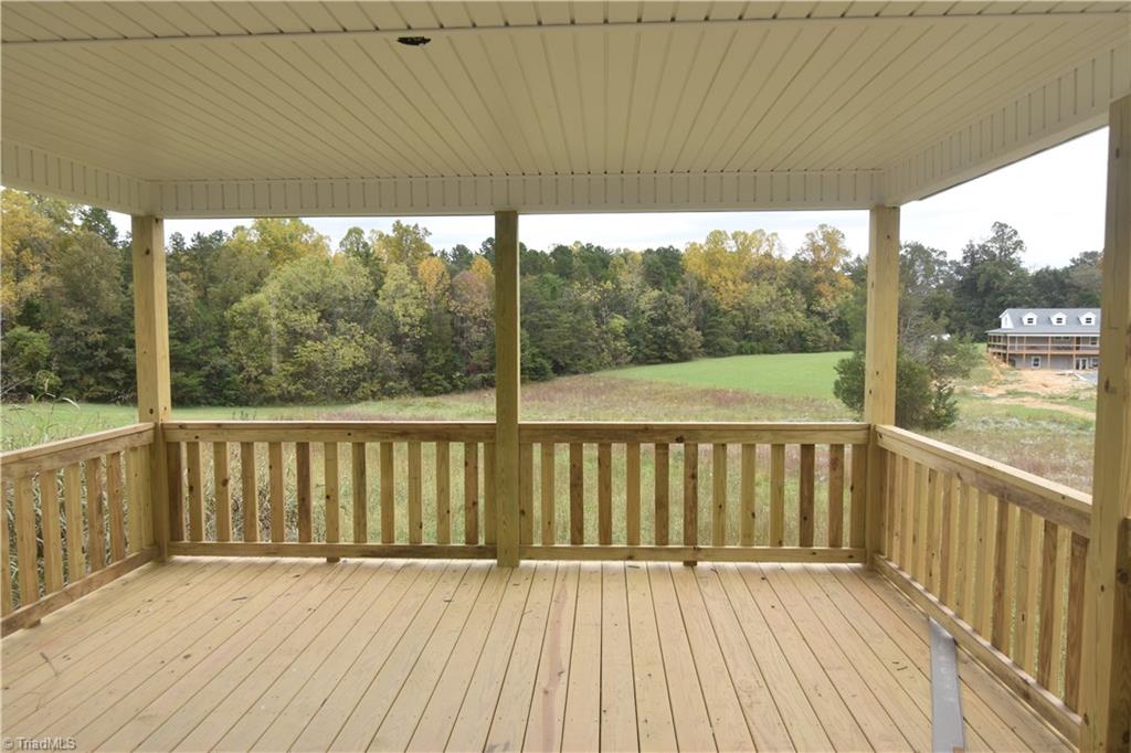 1679 Lake Road Thomasville, NC 27360 - Photo 4 of 7 Gallery Image 4