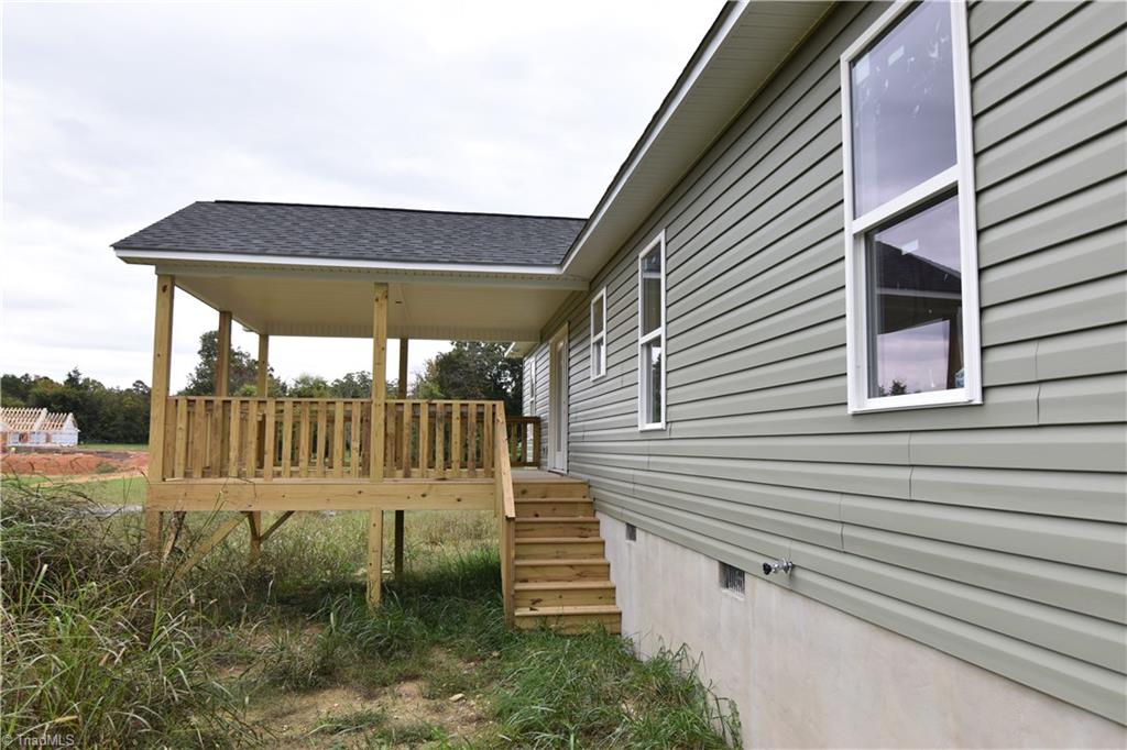 1679 Lake Road Thomasville, NC 27360 - Photo 5 of 7 Gallery Image 5