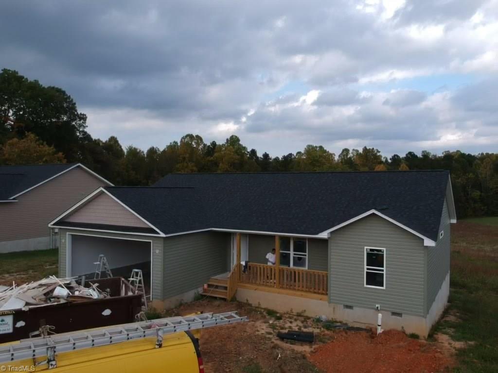 1679 Lake Road Thomasville, NC 27360 - Photo 6 of 7 Gallery Image 6