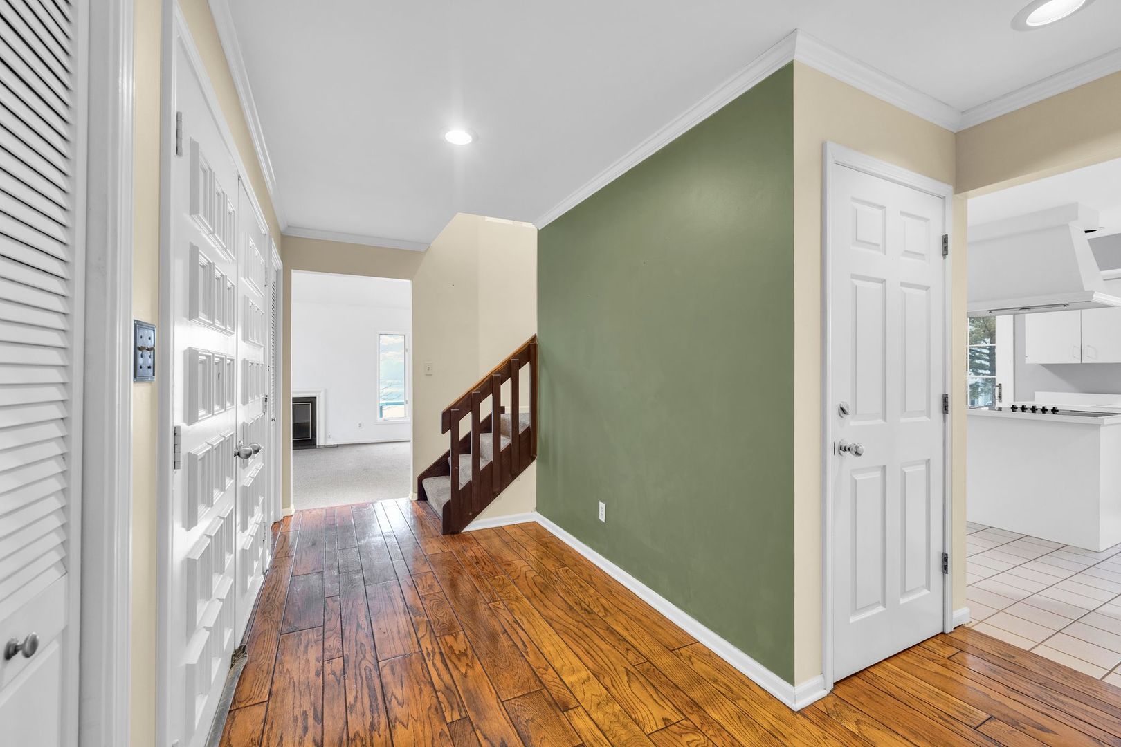 8 Heaton Court Sugar Grove, IL 60554 - Photo 5 of 47