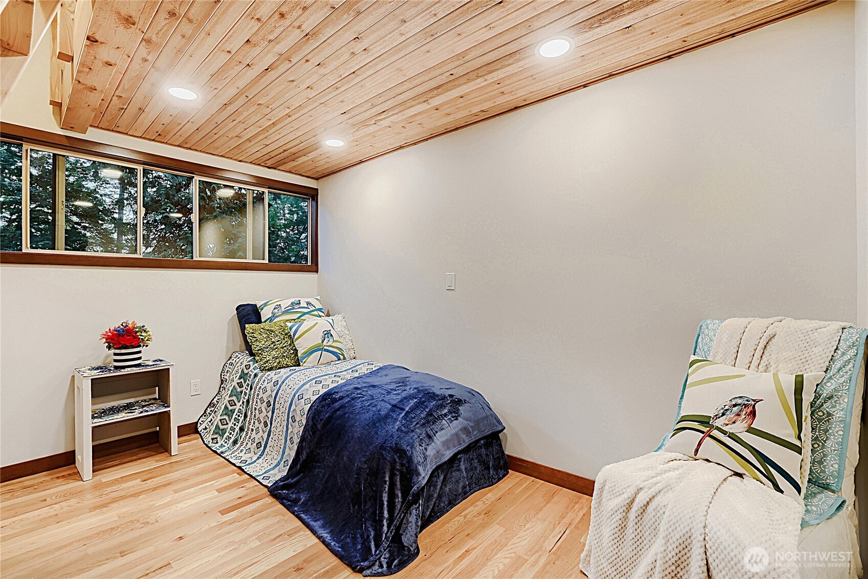 13020 Squak Mountain Road Southeast Issaquah, WA 98027 - Photo 21 of 40