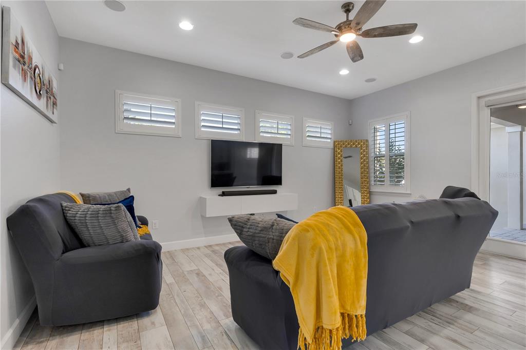 8427 Reymont Street Orlando, FL 32827 - Photo 3 of 37