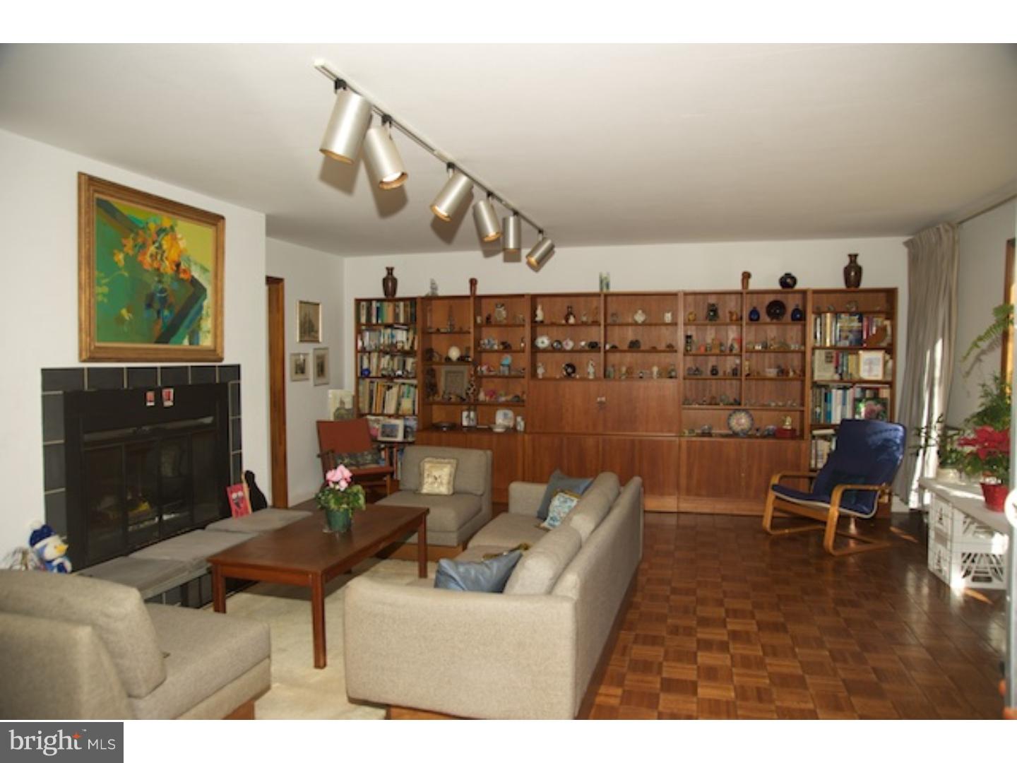 335 Oxford Road Havertown, PA 19083 - Photo 10 of 21 Great Room