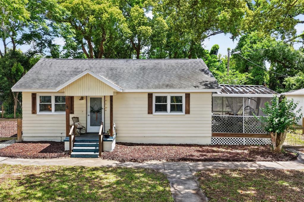 5537 Lake Street Mount Dora, FL 32757 - Photo 1 of 31