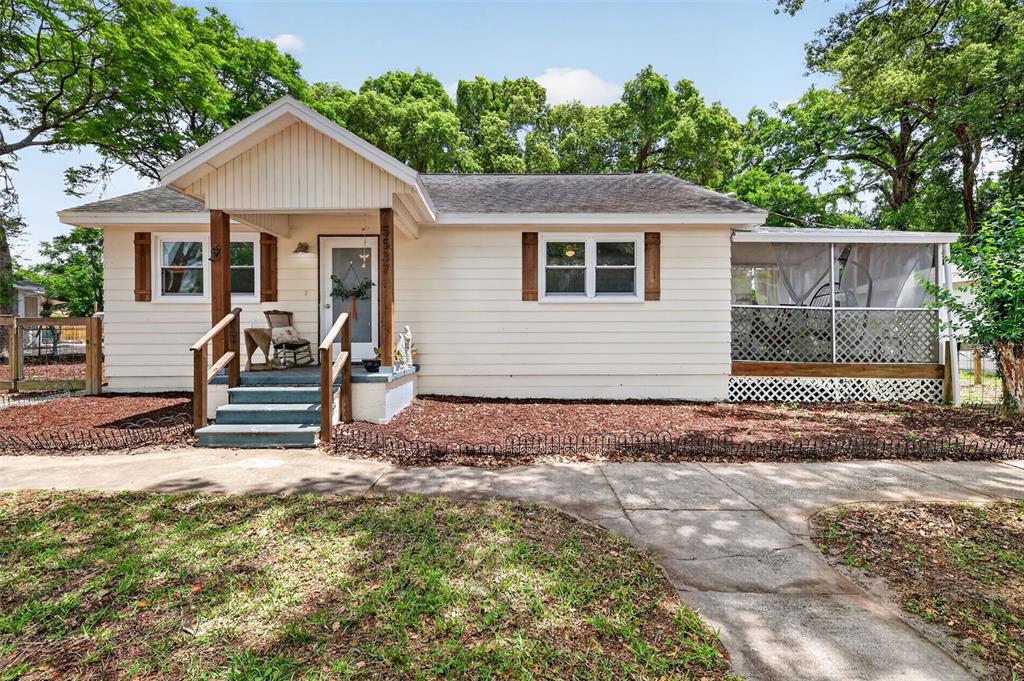 5537 Lake Street Mount Dora, FL 32757 - Photo 2 of 31