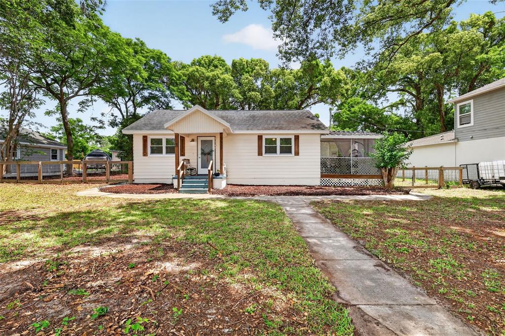 5537 Lake Street Mount Dora, FL 32757 - Photo 3 of 31