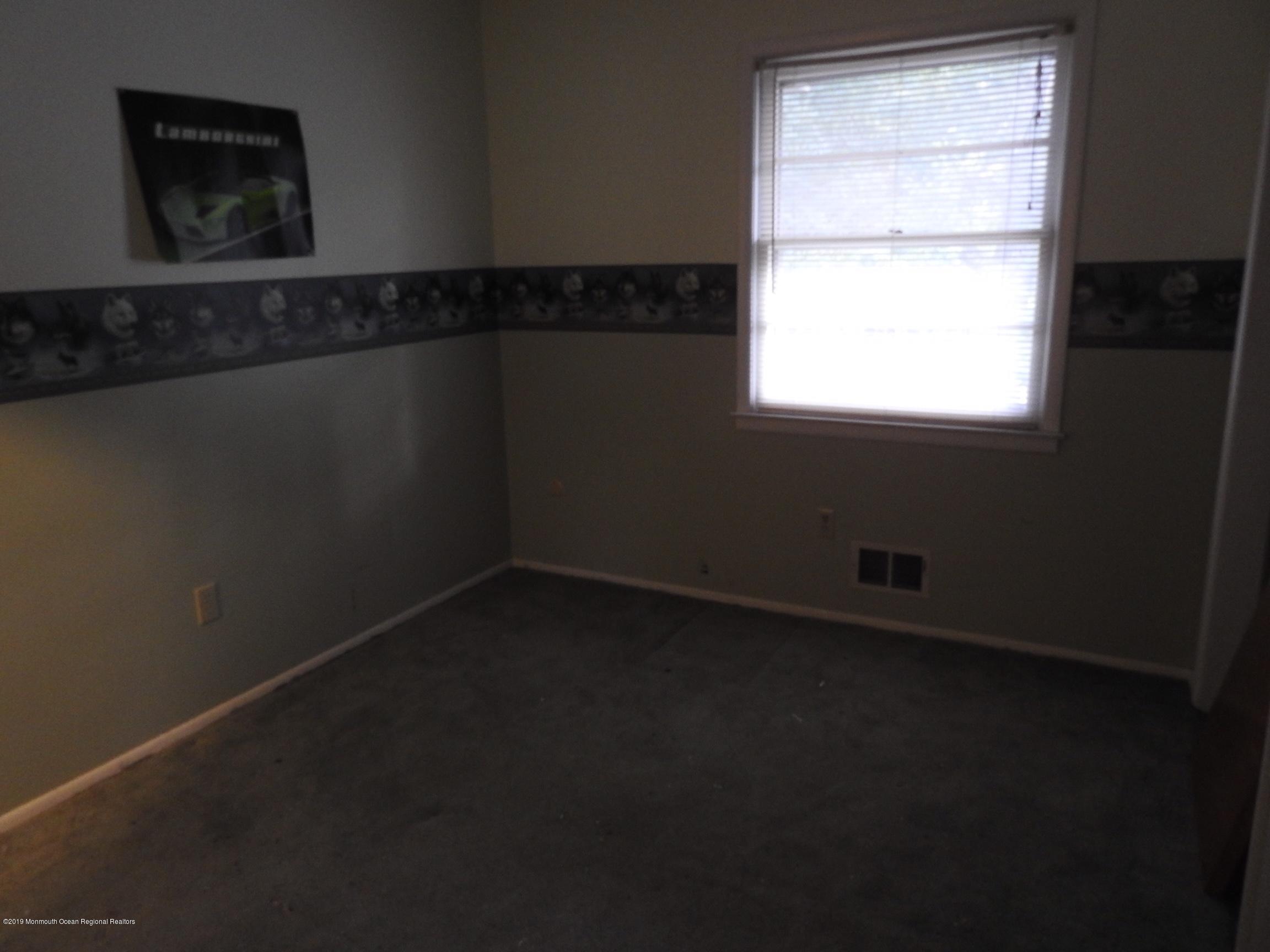 193 Frank Applegate Road Jackson, NJ 08527 - Photo 5 of 21 BEDROOM 1