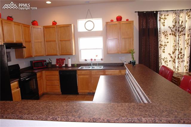 6961 Red Cardinal Loop Colorado Springs, CO 80908 - Photo 6 of 31 Gallery Image 6