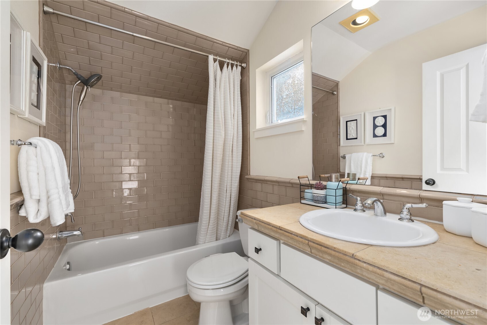 1123 24th Avenue South Seattle, WA 98144 - Photo 16 of 21