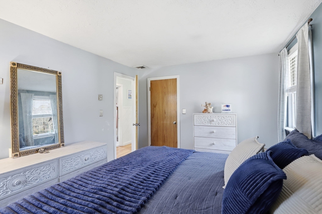 1661 State Road Plymouth, MA 02360 - Photo 8 of 24