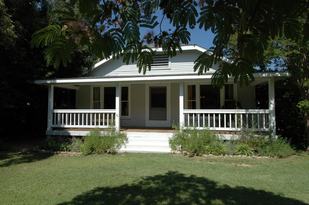 291 Gridley Road Ojai, CA 93023 - Photo 1 of 8 front view of a house with a yard