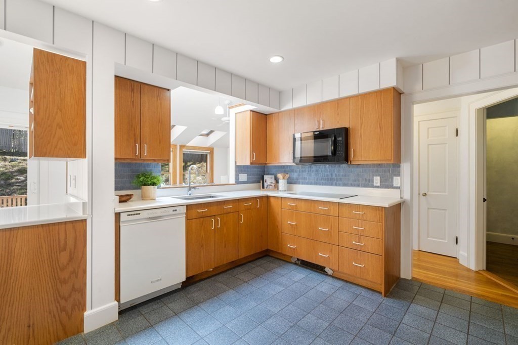 45 Morse Road Newton, MA 02460 - Photo 11 of 42