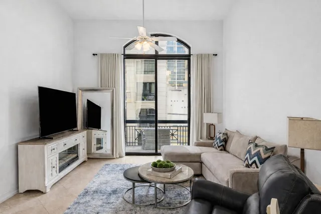 $4,500 | 701 South Olive Avenue, Unit 305, West Palm Beach, FL 33401