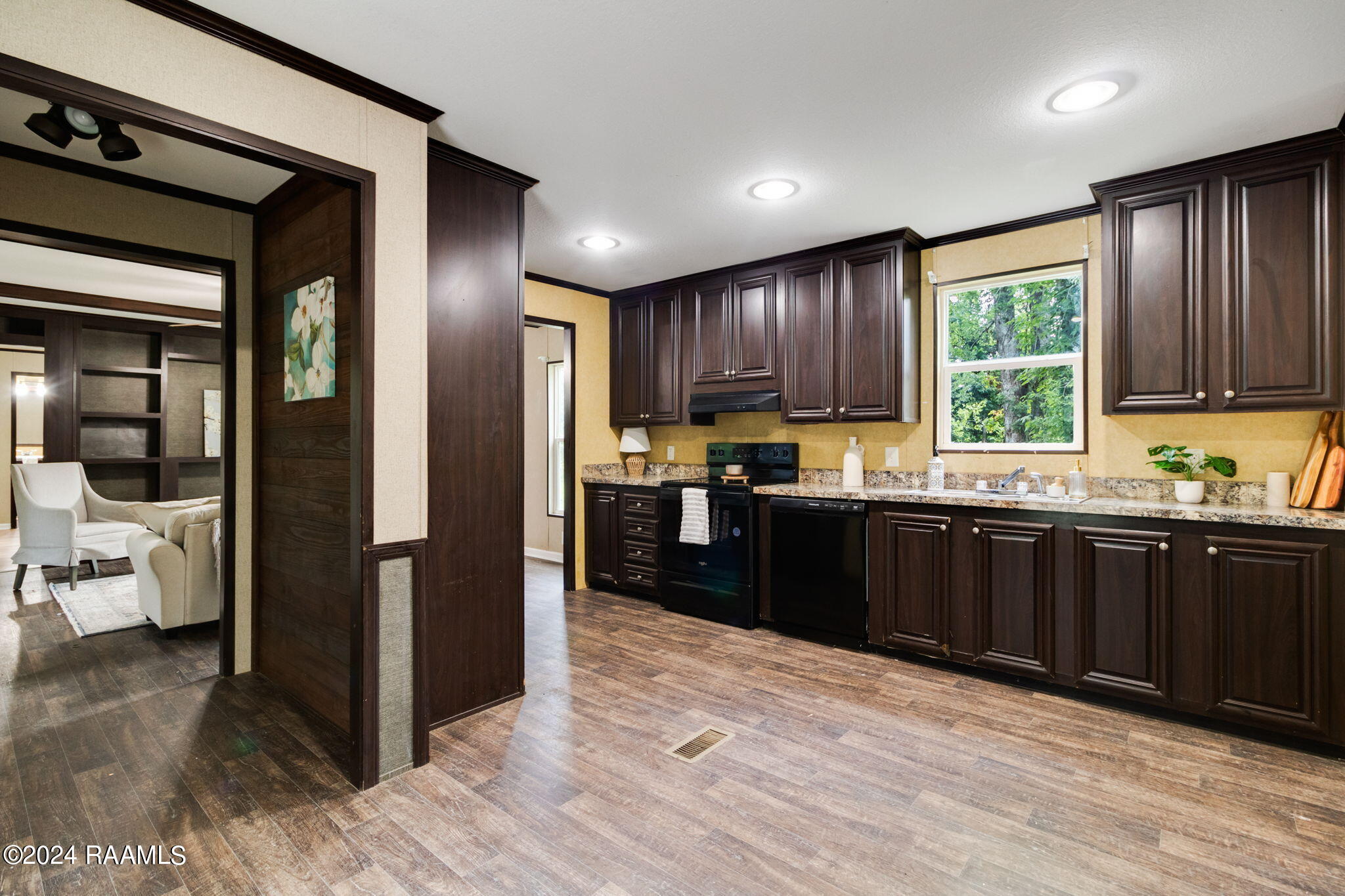 824 Kilchrist Road Carencro, LA 70520 - Photo 9 of 20 Kitchen