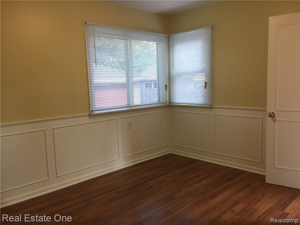6852 Harrison Road Garden City, MI 48135 - Photo 5 of 16 Dining Area