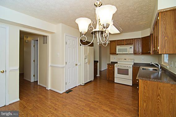 9055 Manorwood Road Laurel, MD 20723 - Photo 17 of 26 Kitchen