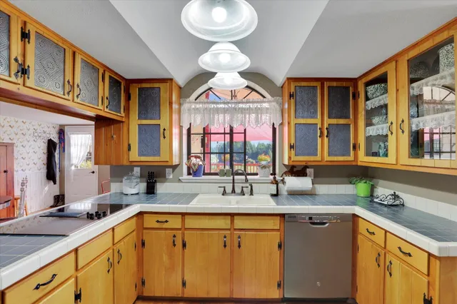 $750,000 | 131 Country Lane, Newport, WA 99156