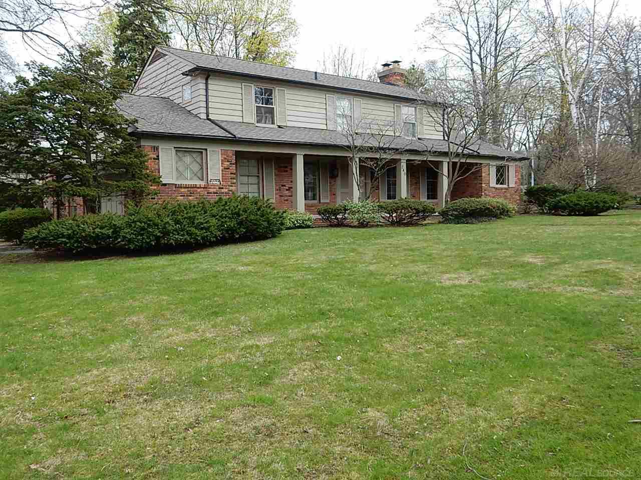 240 Vendome Road Grosse Pointe Farms, MI 48236 - Photo 1 of 33