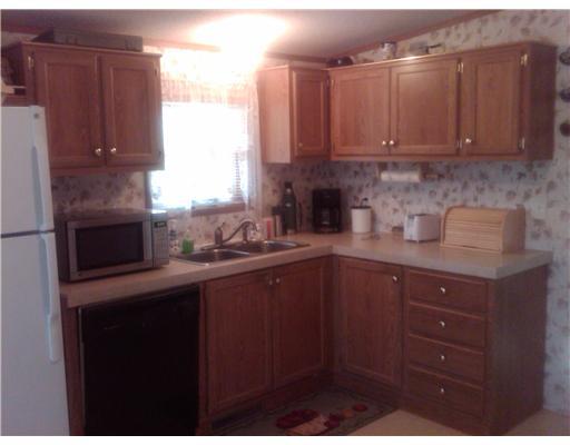 341 Chambers Street Apollo, PA 15613 - Photo 5 of 16 Kitchen.