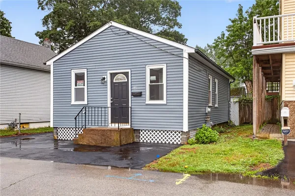 $349,900 | 68 Uncas Street, Warwick, RI 02889