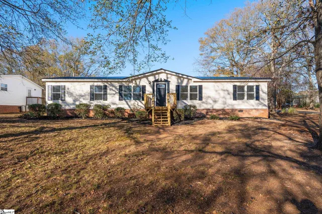 $249,900 | 200 Country Walk Lane, Simpsonville, SC 29680