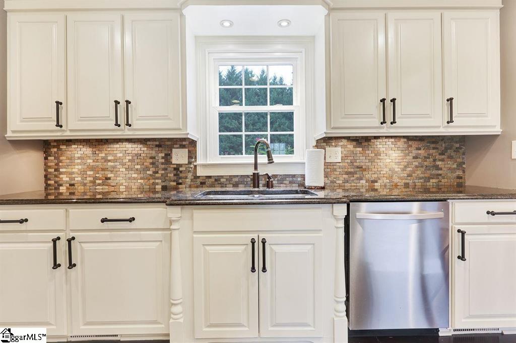 1308 3 Bridges Road Easley, SC 29642 - Photo 9 of 36