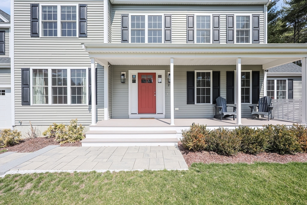 27 Paddock Circle Middleboro, MA 02346 - Photo 3 of 35 front view of a building