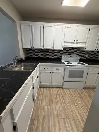 $2,300 | 2570 West 67th Place, Unit 212, Hialeah, FL 33016