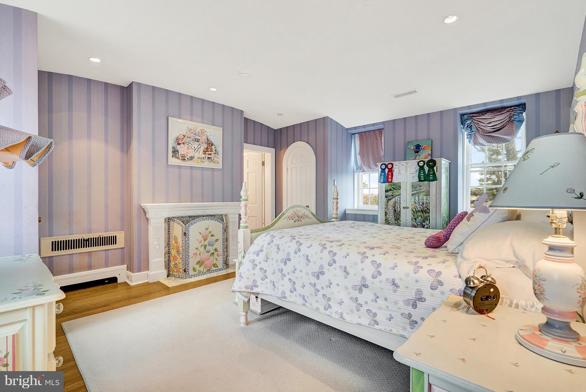8523 Lees Ridge Road Warrenton, VA 20186 - Photo 12 of 30 Upper master bedroom
