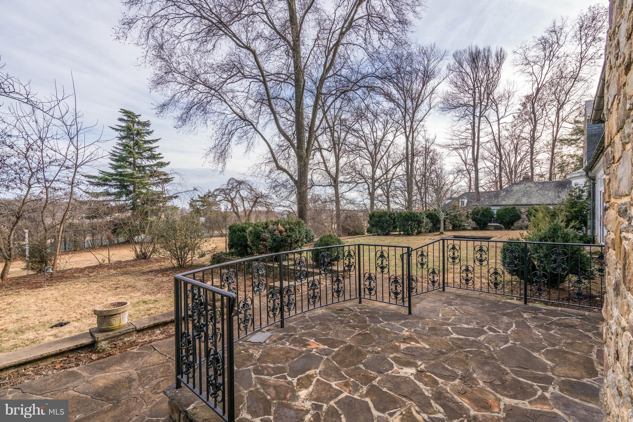 8523 Lees Ridge Road Warrenton, VA 20186 - Photo 19 of 30 Exterior (Rear) porch