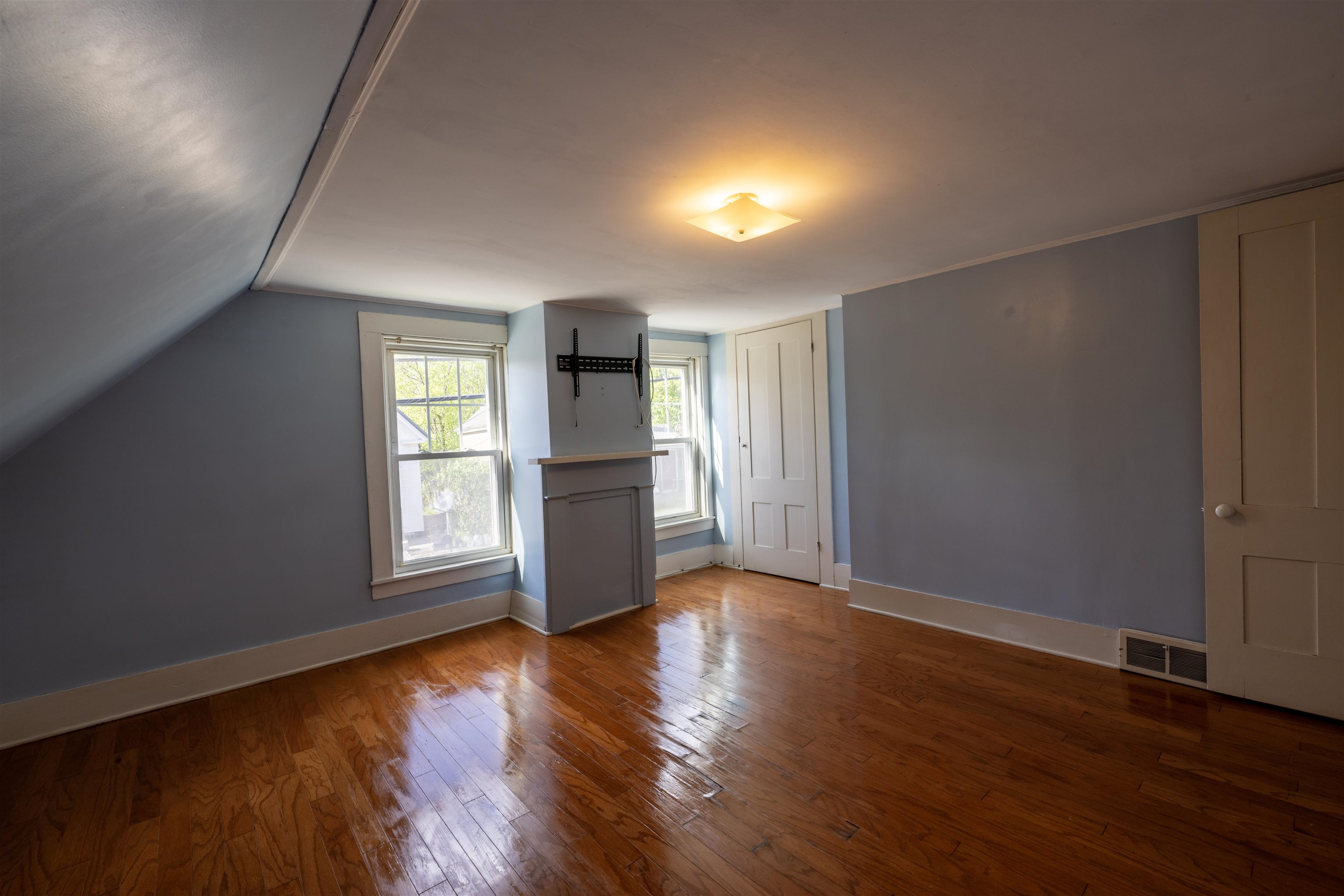 8 Old Manchester Road Raymond, NH 03077 - Photo 14 of 33 Gallery Image 14