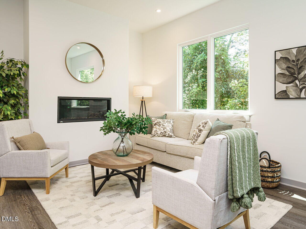 1527 Havenmont Court Raleigh, NC 27608 - Photo 18 of 41 016-1280x960-living-room