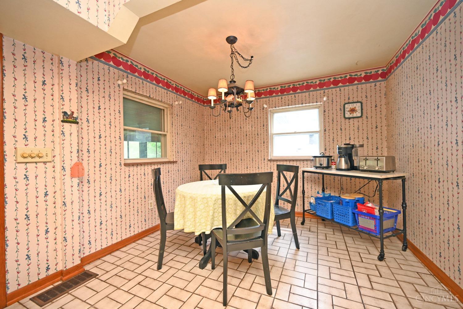 7937 Thompson Road Cincinnati, OH 45247 - Photo 17 of 51 Gallery Image 17