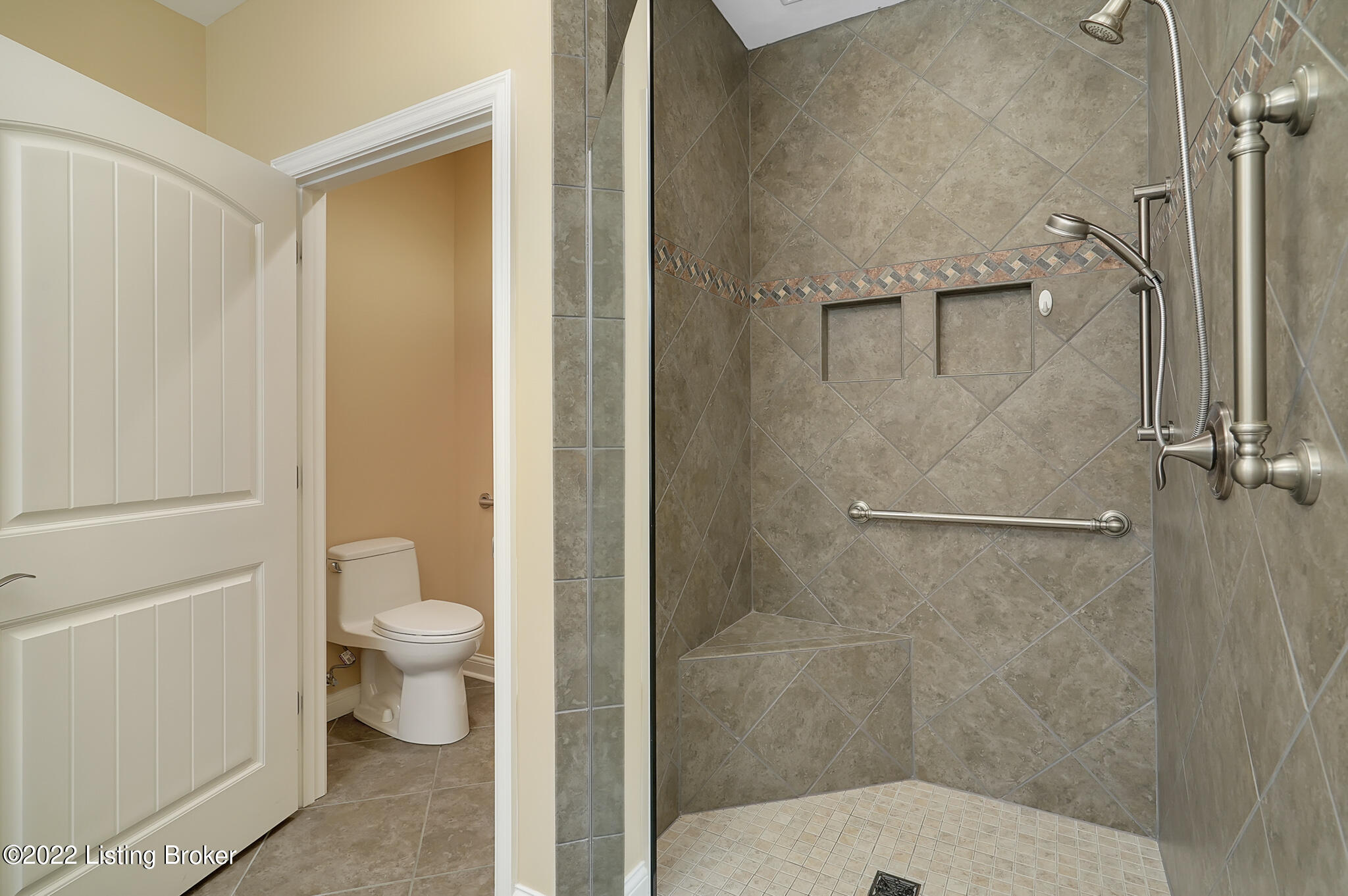 10605 Riva Road Louisville, KY 40223 - Photo 23 of 38 23 DSC00389