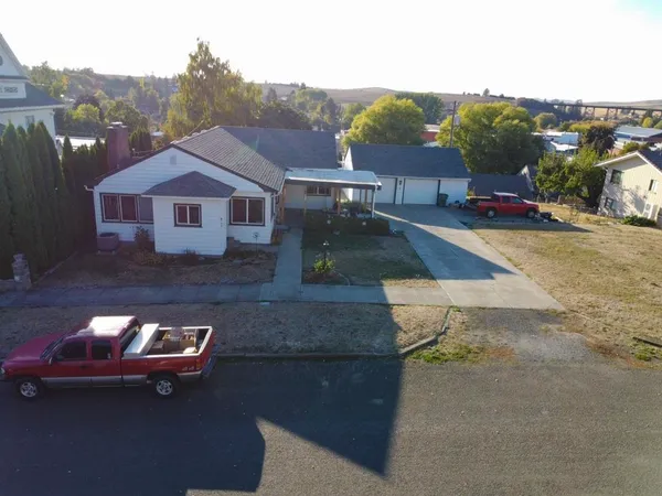 $369,000 | 105 Howard Street, Tekoa, WA 99033