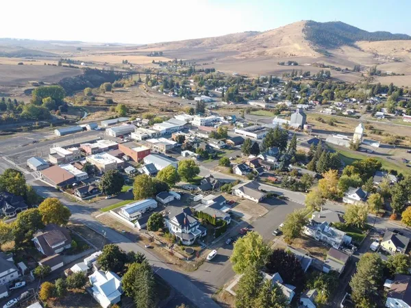 $369,000 | 105 Howard Street, Tekoa, WA 99033