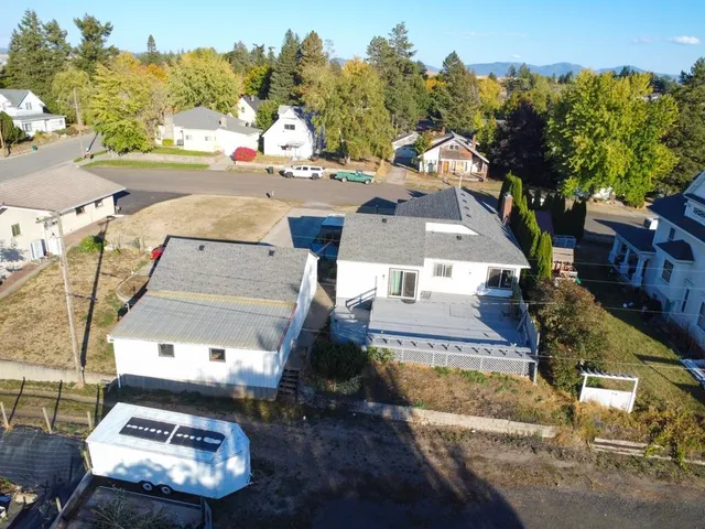 $395,000 | 105 Howard Street, Tekoa, WA 99033