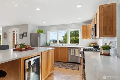 $1,120,000 | 1113 Goat Trail Road, Mukilteo, WA 98275