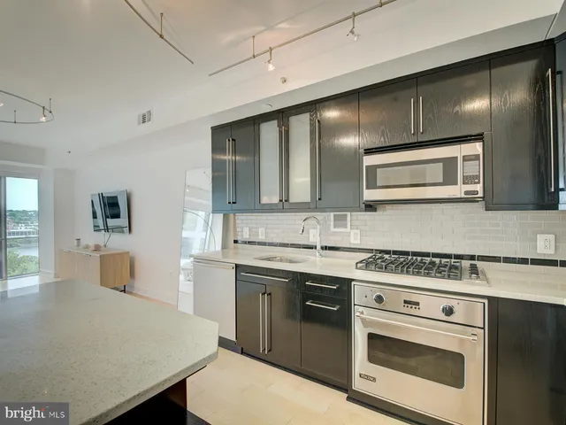 $795,000 | 1111 19th Street North, Unit 1509, Arlington, VA 22209