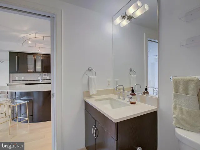 $795,000 | 1111 19th Street North, Unit 1509, Arlington, VA 22209