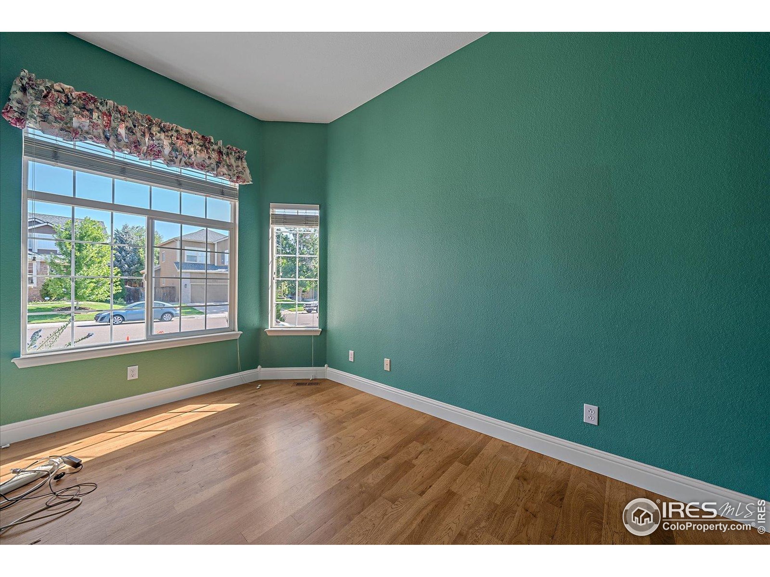 1320 West 12th Avenue Broomfield, CO 80020 - Photo 18 of 50 a view of an empty room with window