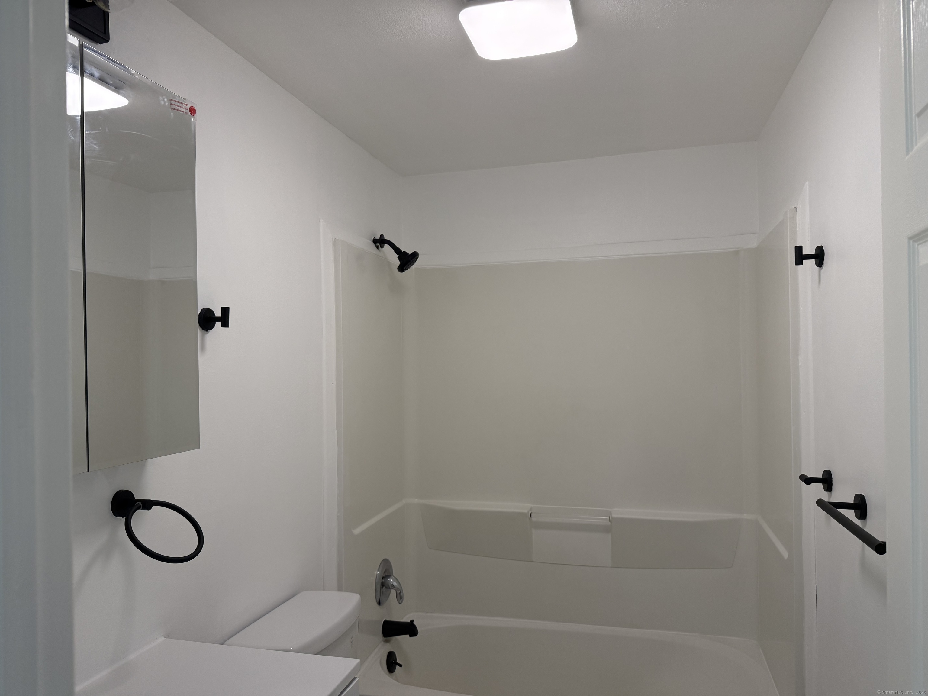 29 Blueberry Hill Road Groton, CT 06340 - Photo 10 of 29 a bathroom with a bathtub