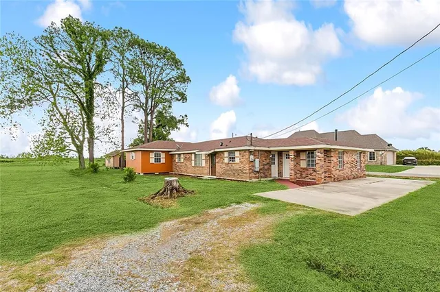 $325,000 | 14159 Highway 23, Belle Chasse, LA 70037
