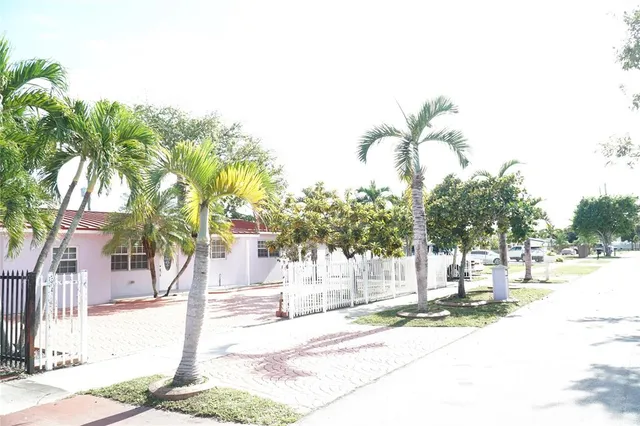 $3,600 | 3435 Southwest 104th Court, Miami, FL 33165