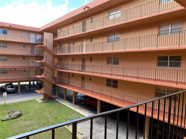 $1,900 | 1890 West 56th Street, Unit 1221, Hialeah, FL 33012