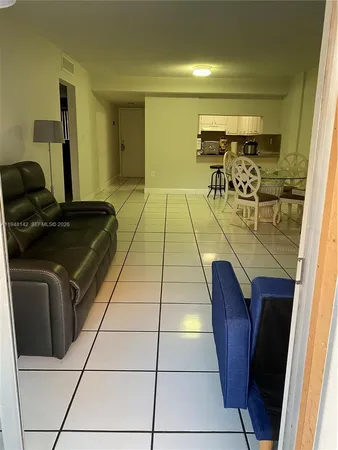 $1,900 | 1890 West 56th Street, Unit 1221, Hialeah, FL 33012